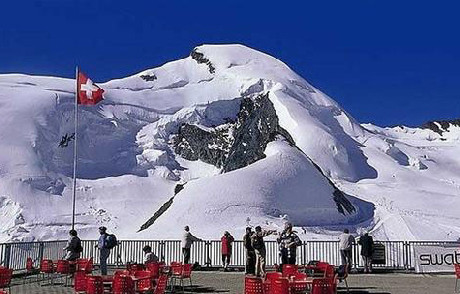 Một nhà hàng tại Thụy Sĩ (chuyên cung cấp các đặc sản là đất và cỏ) là nơi lui tới ưa thích của các đại gia Trung Quốc. Ảnh minh họa.