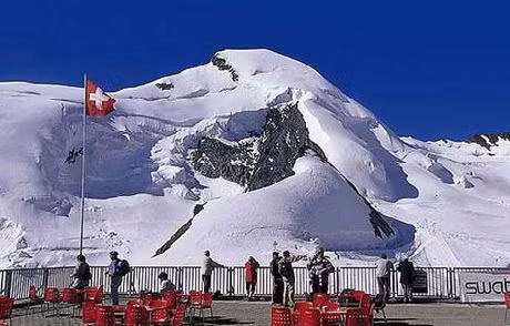 Một nhà hàng tại Thụy Sĩ (chuyên cung cấp các đặc sản là đất và cỏ) là nơi lui tới ưa thích của các đại gia Trung Quốc. Ảnh minh họa.