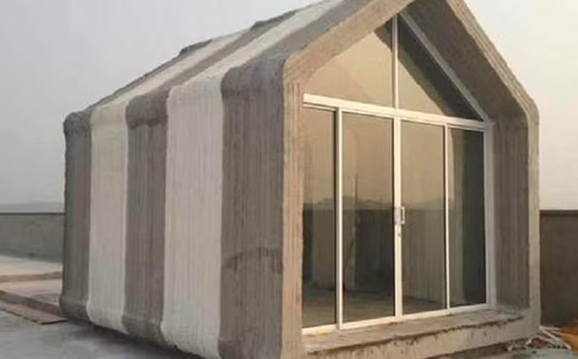 Cửa kính được lắp ráp cả 2 mặt trong một ngôi nhà rộng khoảng 40 m2.