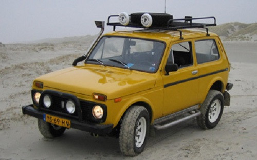 Những chiếc xe Lada Niva tuy có tuổi thọ cao nhưng vẫn được nhiều người săn lùng độ máy, vỏ xe, giàn để hàng... nhờ sự đáng tin cậy của nó.