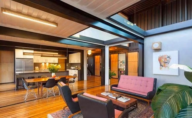 Cần đến 18 kỹ sư Úc hợp tác xây dựng trong 5 tháng mới hoàn thành căn nhà độc đáo này.