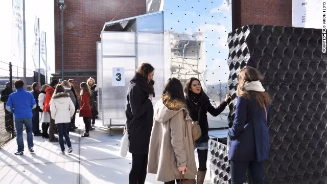 "Ngôi nhà có tổng cộng 13 phòng. Các kĩ sư thiết kế từng phòng riêng biệt rồi lắp ghép chúng lại với nhau" ông Martine de Wit, giám đốc công ty DUS cho biết.