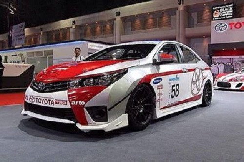 Chiếc xe đua số hiệu 58 là chiếc xe mới nhất của hãng Toyota. Những điểm nổi bật của chiếc Altis số hiệu 58 bao gồm:Hệ thống điều khiển hành trình Cruise Control, hệ thống kiểm soát lực kéo Traction Control, chống bó cứng phanh ABS, phân bổ lực phanh điện tử EBD, hệ thống hiển thị áp suất lốp tiêu chuẩn, camera lùi, cánh gió đuôi giảm lực cản...