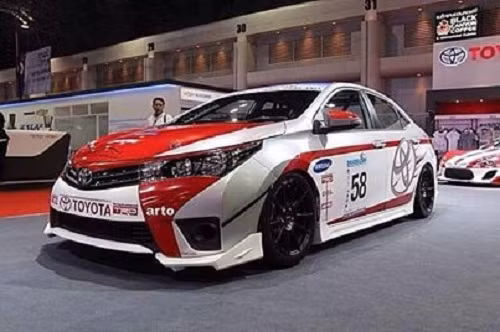 Chiếc xe đua số hiệu 58 là chiếc xe mới nhất của hãng Toyota. Những điểm nổi bật của chiếc Altis số hiệu 58 bao gồm:Hệ thống điều khiển hành trình Cruise Control, hệ thống kiểm soát lực kéo Traction Control, chống bó cứng phanh ABS, phân bổ lực phanh điện tử EBD, hệ thống hiển thị áp suất lốp tiêu chuẩn, camera lùi, cánh gió đuôi giảm lực cản...