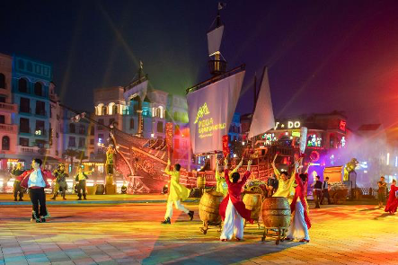 Bo tui nhung mon do “bat li than” khi di “quay” tai “Ngay Hoi Xanh-Hinh-4