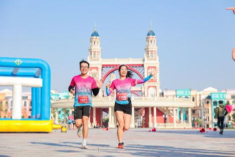 Bo tui nhung mon do “bat li than” khi di “quay” tai “Ngay Hoi Xanh-Hinh-2