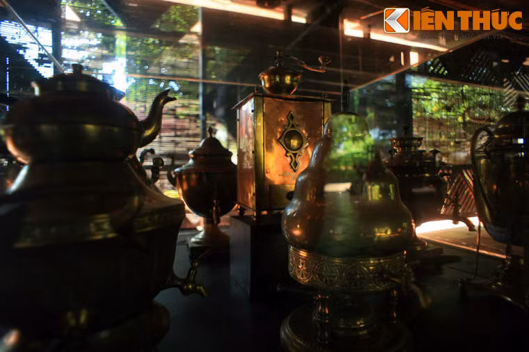 Các loại máy pha cà phê bằng tay có từ thế kỷ 19 của châu Âu.