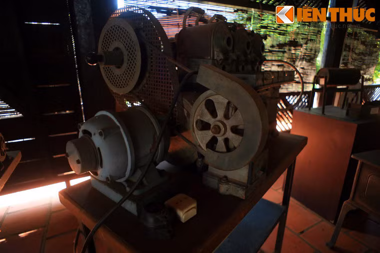 Máy rang cà phê sản xuất năm 1930.