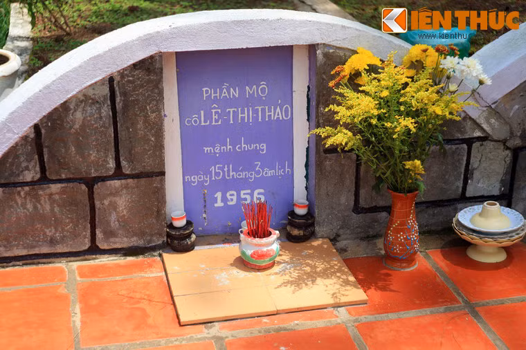 Nhưng sự thật là Tâm không chết vì người ta đã nhầm lẫn khi báo tử. Trở về Đà Lạt thăm Thảo và hay tin cô đã tự vẫn vì mình, Tâm tìm đến mộ Thảo vật vã khóc than, rồi sau đó cũng tự tử theo để giữ trọn lời thề.