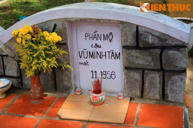 Trước khi chết, Tâm để lại bức thư tuyệt mệnh với mong ước được yên nghỉ bên cạnh mộ Thảo để hai người mãi mãi được gần nhau. Và chàng trai đã được toại nguyện.