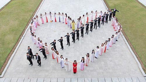 Khu di tích Hoàng thành Thăng Long với không gian rộng là địa điểm lý tưởng để thực hiện những bộ ảnh kỷ yếu của sinh viên Hà thành.