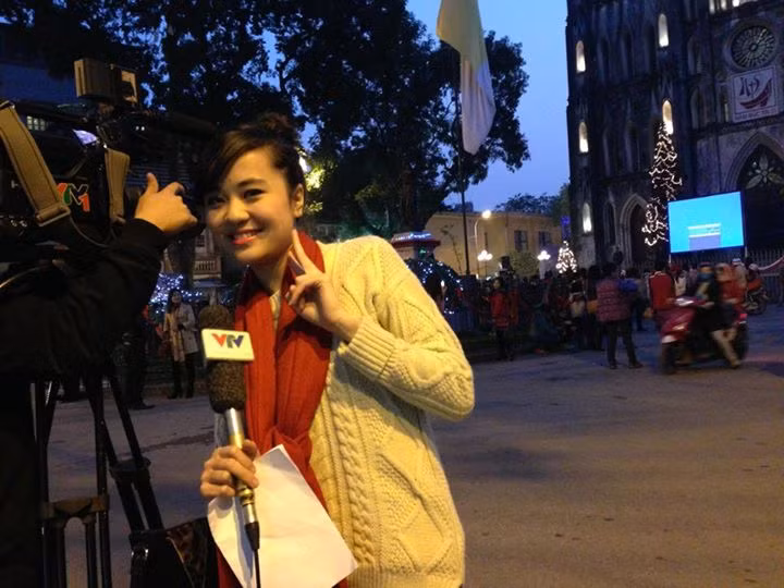 Ngọc Bích được nhiều người biết đến là một cô gái trẻ trung, dễ hòa đồng và rất tích cực tham gia vào các hoạt động của cơ quan, tập thể.