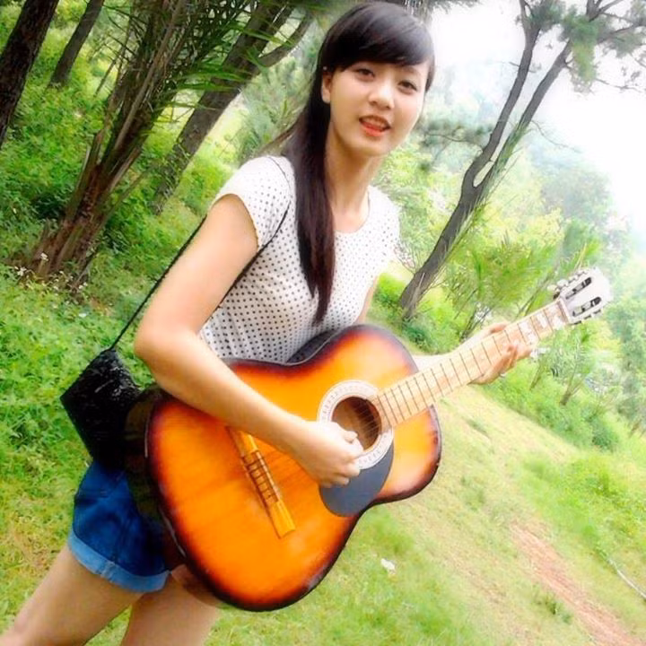 Việc lọt vào đêm chung kết Duyên dáng sư phạm 2013 - cuộc thi dành cho các nữ sinh CĐ, ĐH chuyên ngành sư phạm và giành ngôi Hoa khôi chắc chắn sẽ trở thành một dấu mốc không thể quên với cô sinh viên Phạm Thị Thu Hoài.