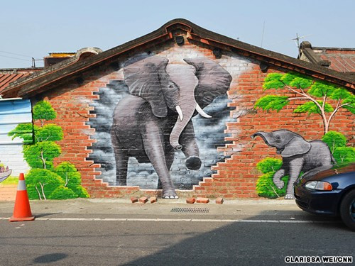 Khi đến thăm quan ngôi làng này, khách du lịch sẽ được tận hưởng cảm giác thoải mái, giống như mình đang bước vào thế giới cổ tích.