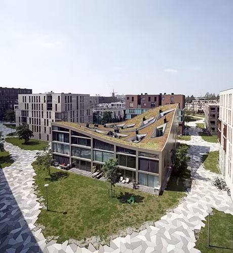 Chung cư Funen Block K – Verdana có quy mô 10 căn hộ, là một phần của dự án quy hoạch tổng thể 500 ngôi nhà tại thành phố Amsterdam, Hà Lan. Công trình do công ty kiến trúc NL Architect thiết kế. Đây là công trình có quy mô không lớn, song nó có mái nhà rất khác biệt so với các tòa nhà xung quanh.