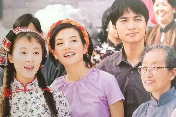 'Dien nu' man anh cuoi dao dien sau 6 ngay quen, bi 'tru eo' ly di-Hinh-2