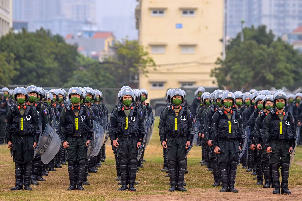 Về dự án Luật CSCĐ, ông Vương Đình Huệ cho biết dự kiến Quốc hội sẽ xem xét thông qua vào kỳ họp tháng 5/2022. Ông yêu cầu, lực lượng CSCĐ sớm tham mưu cho Đảng ủy Công an Trung ương sớm triển khai Luật CSCĐ khi được Quốc hội thông qua.