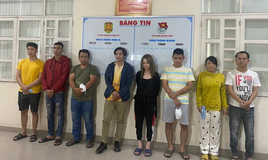 “Tu ong” dieu hanh 200 gai ban dam tung du hoc Australia