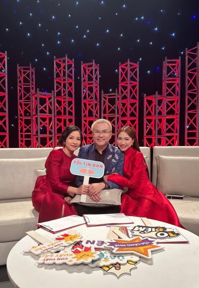 Vo Ly Hai tre dep, Le Quyen khoe kim cuong dat do-Hinh-7