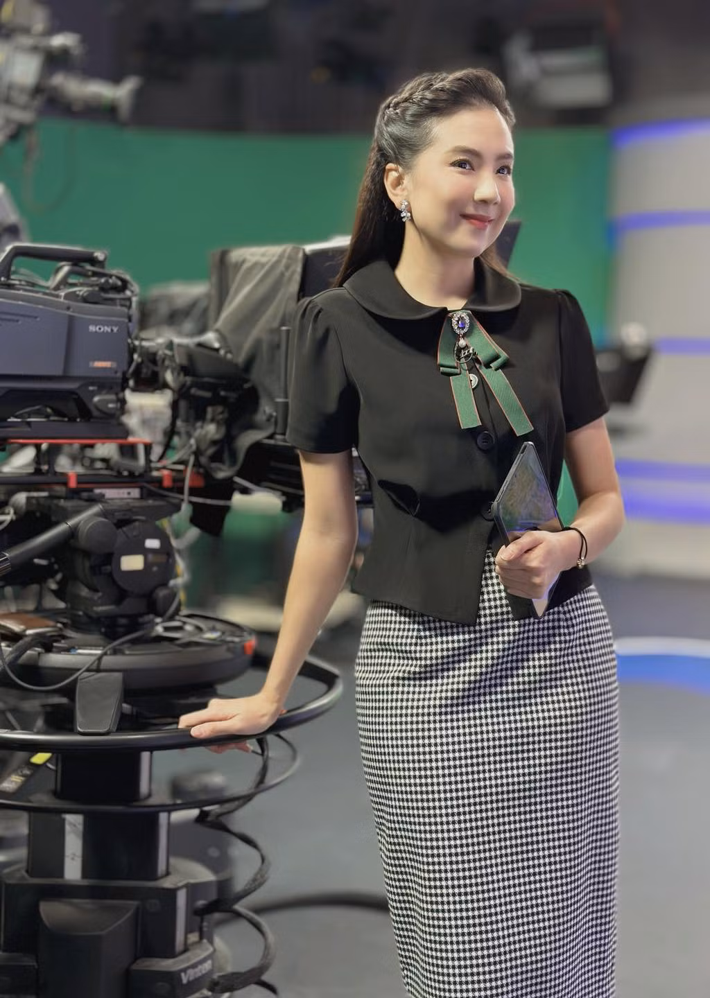 BTV Mai Ngọc tiết lộ đen là màu sắc ưa thích trong phong cách thời trang của mình.