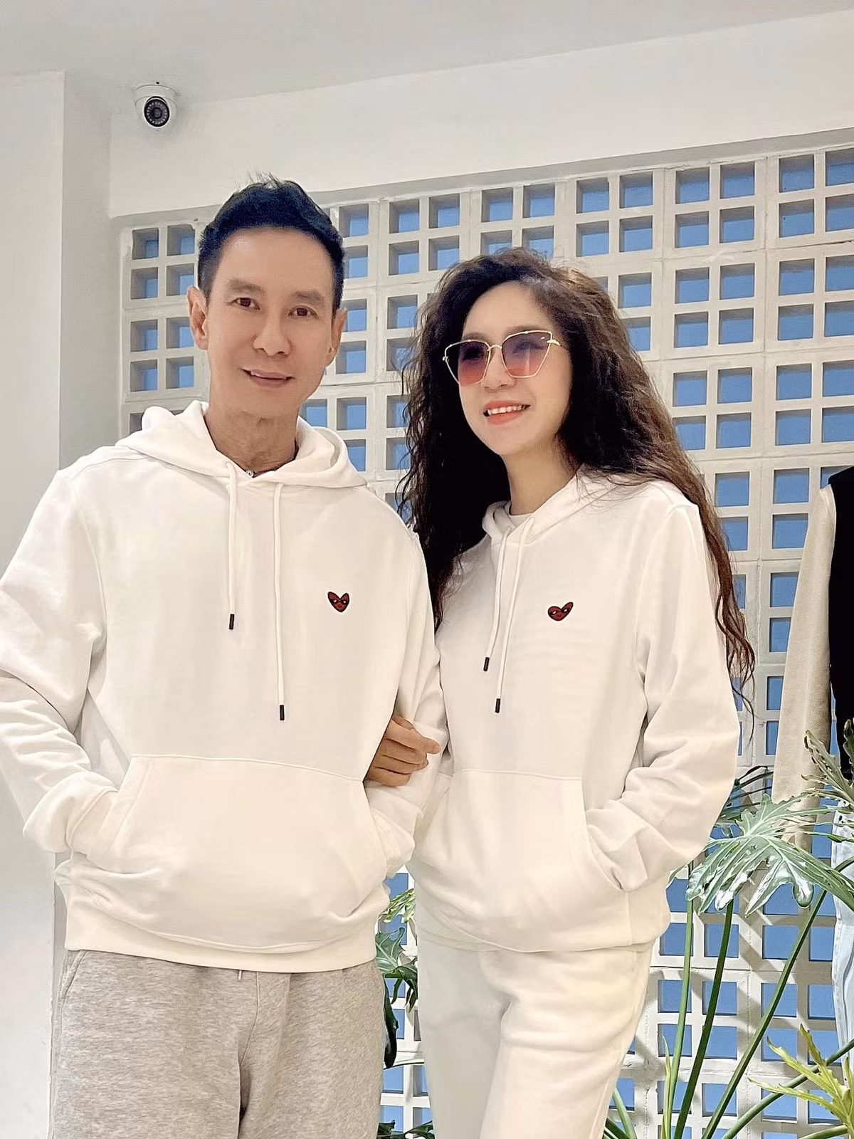 Cặp sao Việt Lý Hải - Minh Hà diện đồ đôi tình cảm.