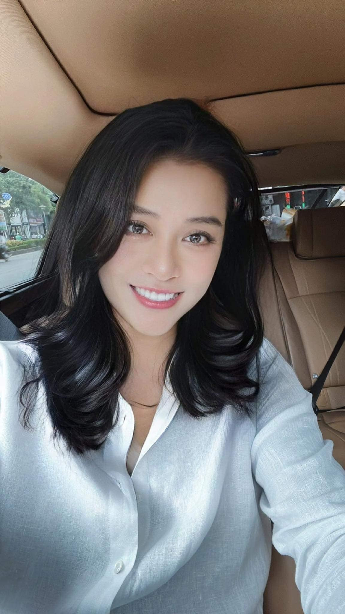 Tuấn Hưng đăng ảnh hóa trang thành nữ ngộ nghĩnh.