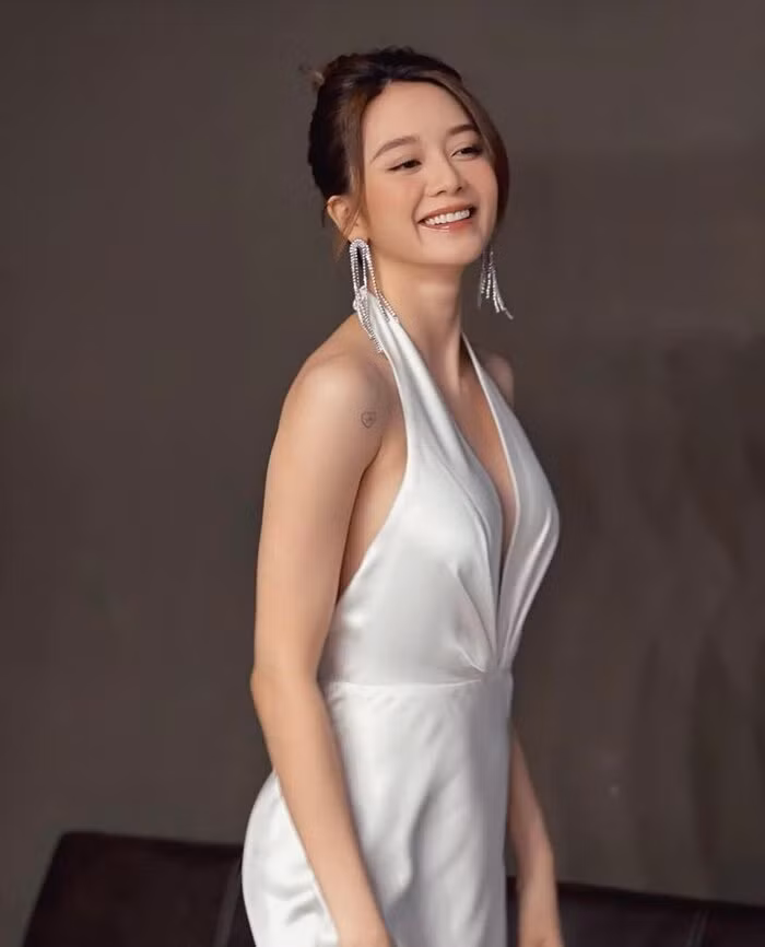 Thieu Bao Trang va chong cu Le Quyen dinh nghi van hen ho-Hinh-3