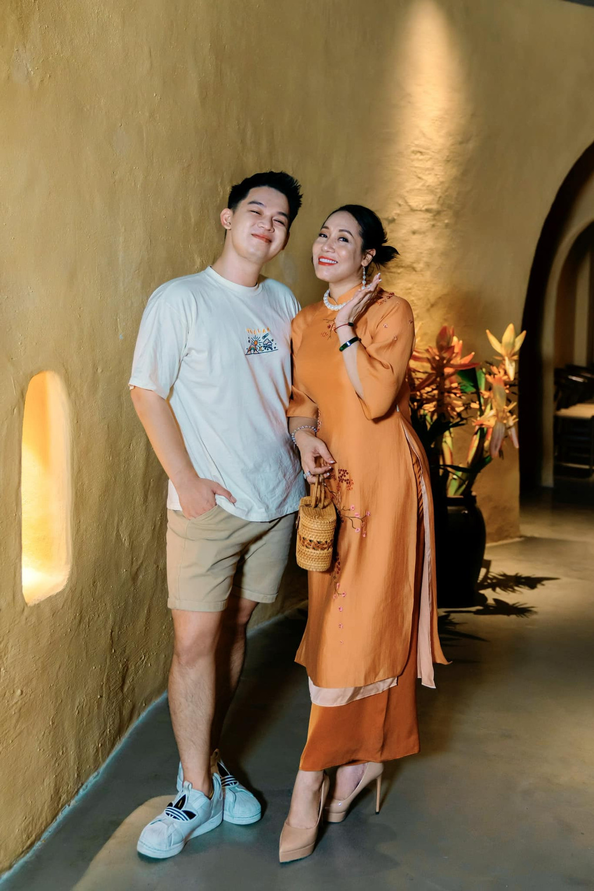 Nghệ sĩ Thu Huyền hội ngộ Long Chun.