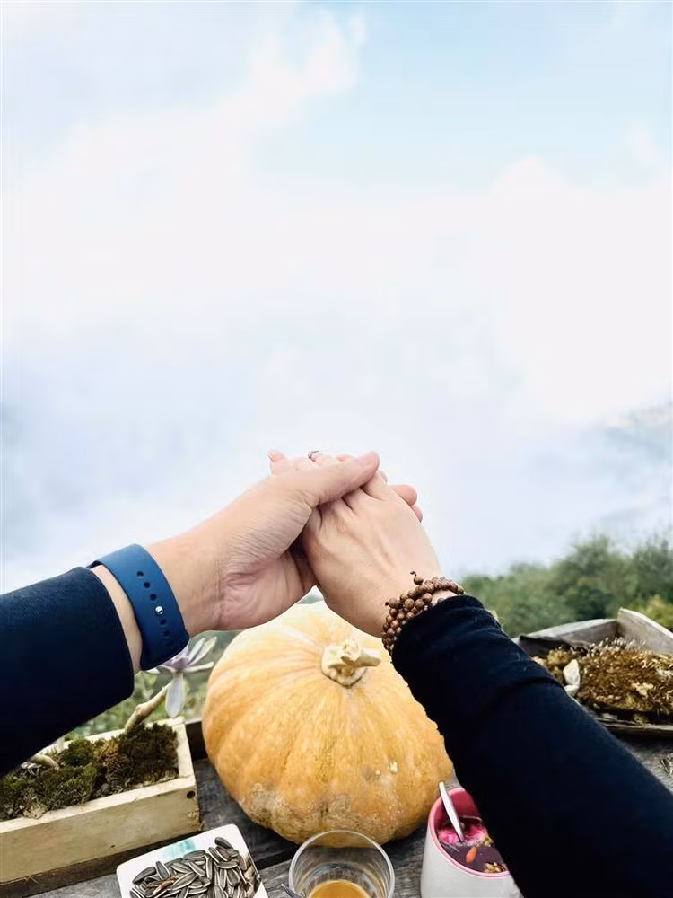 Hồng Đăng - Anh Đào có chuyến du lịch vui vẻ.