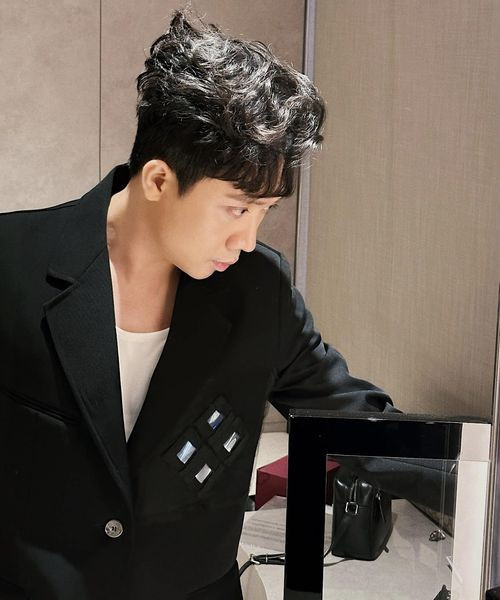 Lưu Hương Giang diện vest không nội y, BTV Hoài Anh xinh tươi - Hình 13 Luu Huong Giang dien vest khong noi y, BTV Hoai Anh xinh tuoi-Hinh-13