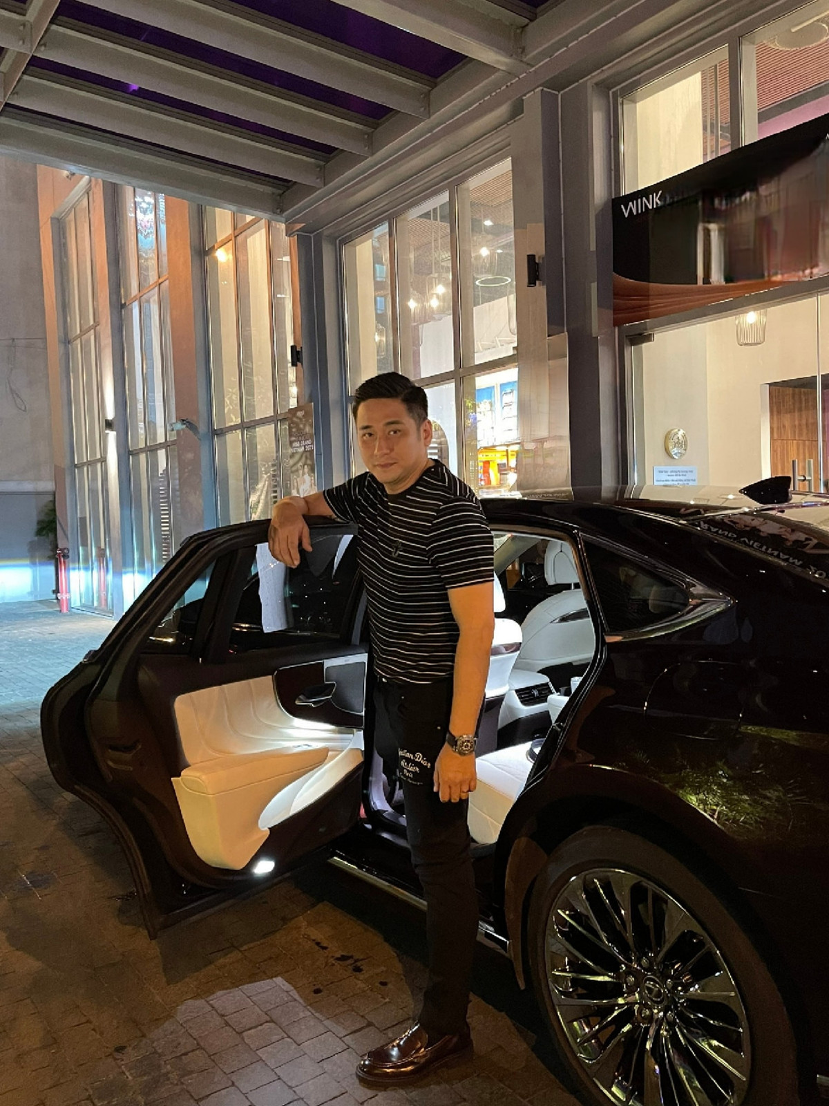 Lưu Hương Giang diện vest không nội y, BTV Hoài Anh xinh tươi - Hình 9 Luu Huong Giang dien vest khong noi y, BTV Hoai Anh xinh tuoi-Hinh-9