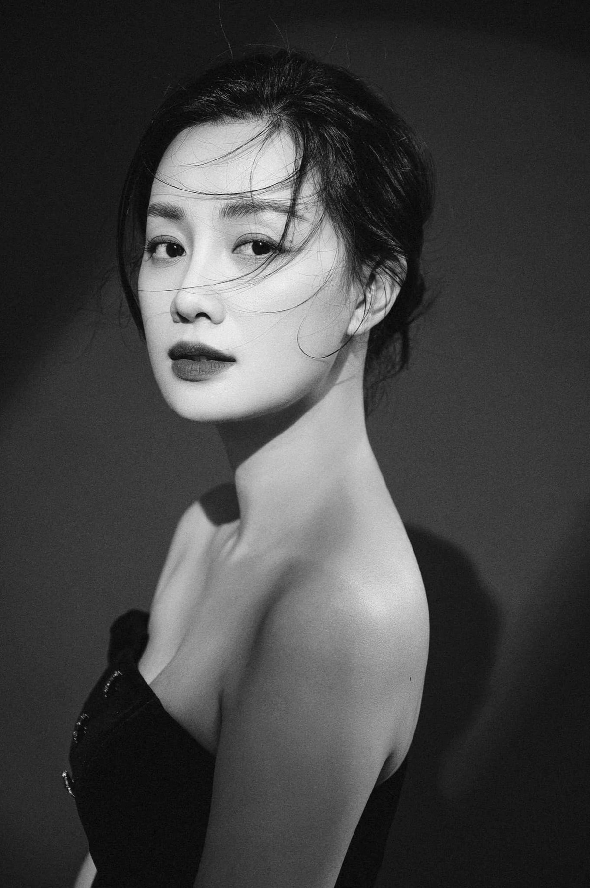 MC Quỳnh Chi xinh đẹp như thiên thần.