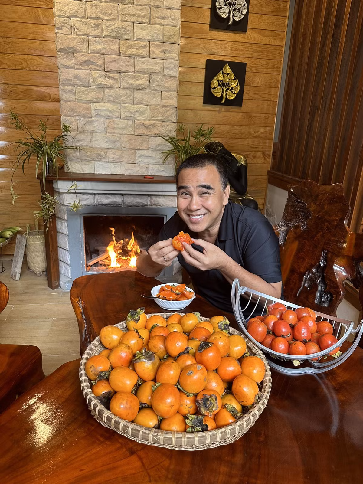 Le Quyen nhan ra sai lam sau do vo, Quyen Linh thuong thuc hong-Hinh-2