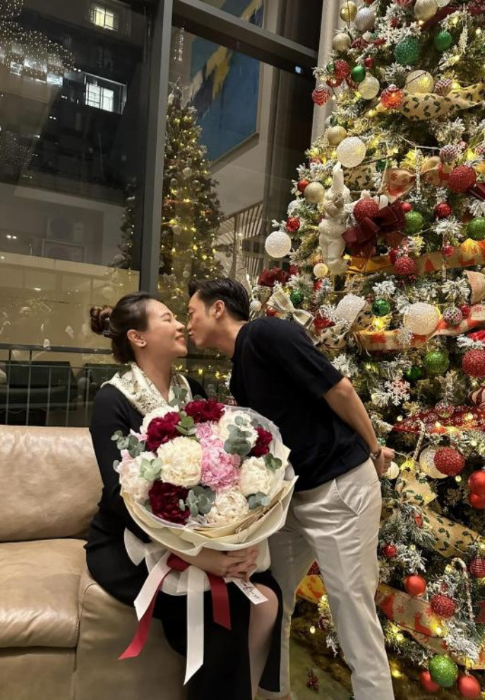 Đàm Thu Trang đón tuổi mới hạnh phúc với món quà ngọt ngào từ ông xã Cường Đô la.