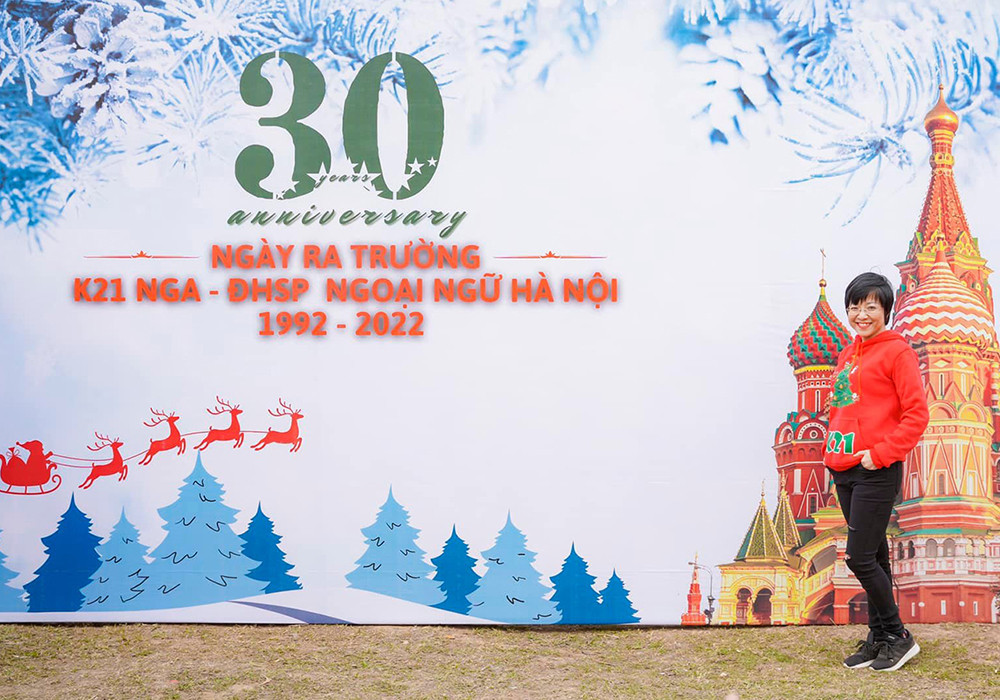 Sao Việt Thảo Vân diện đồ năng động dự sự kiện kỷ niệm 30 năm ngày ra trường.