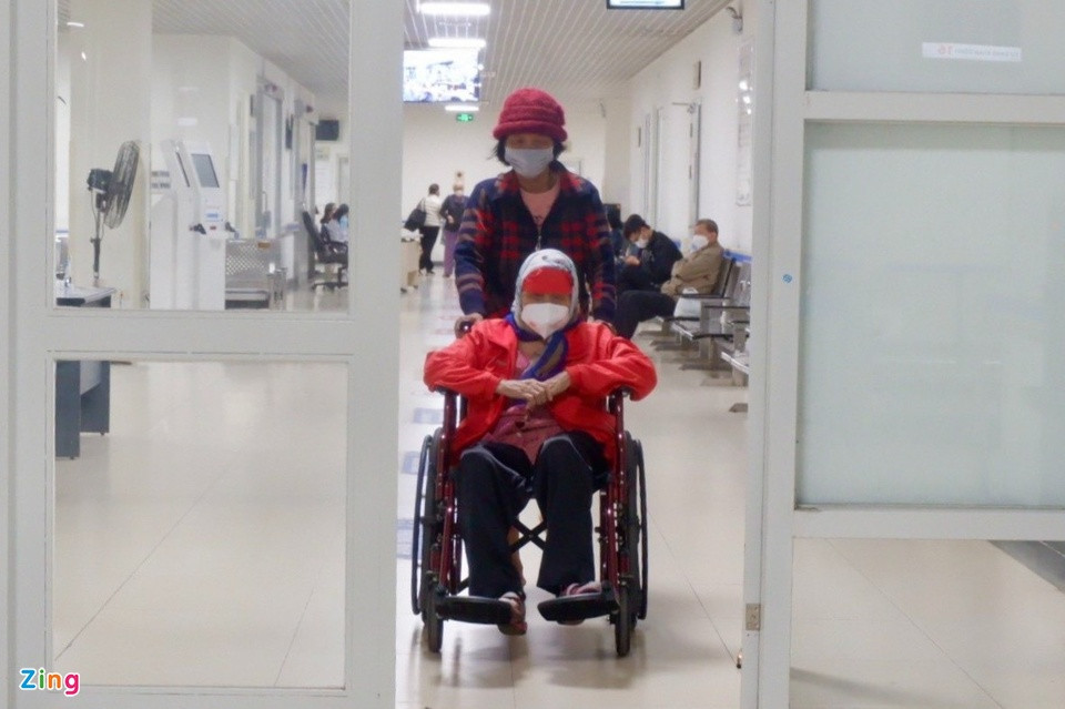 Ha Noi ret dam dot ngot, du bao so nguoi kham benh gia tang