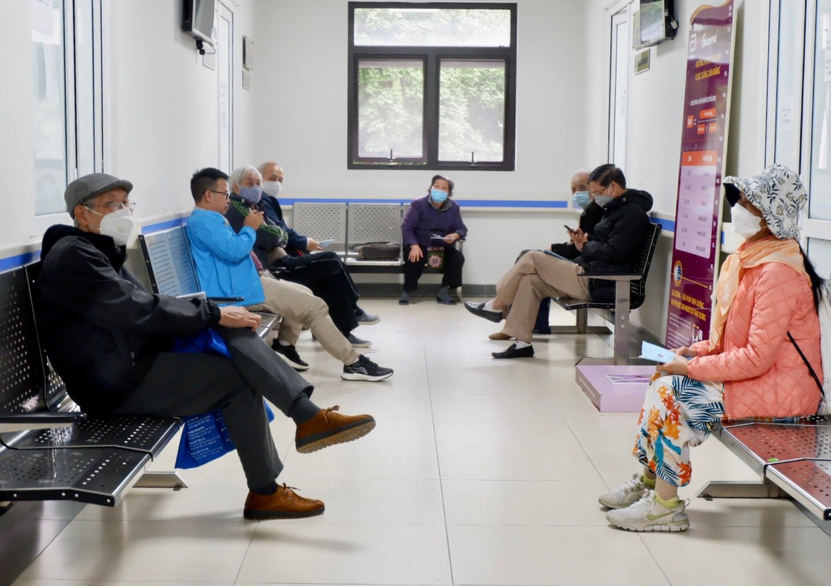 Ha Noi ret dam dot ngot, du bao so nguoi kham benh gia tang-Hinh-2