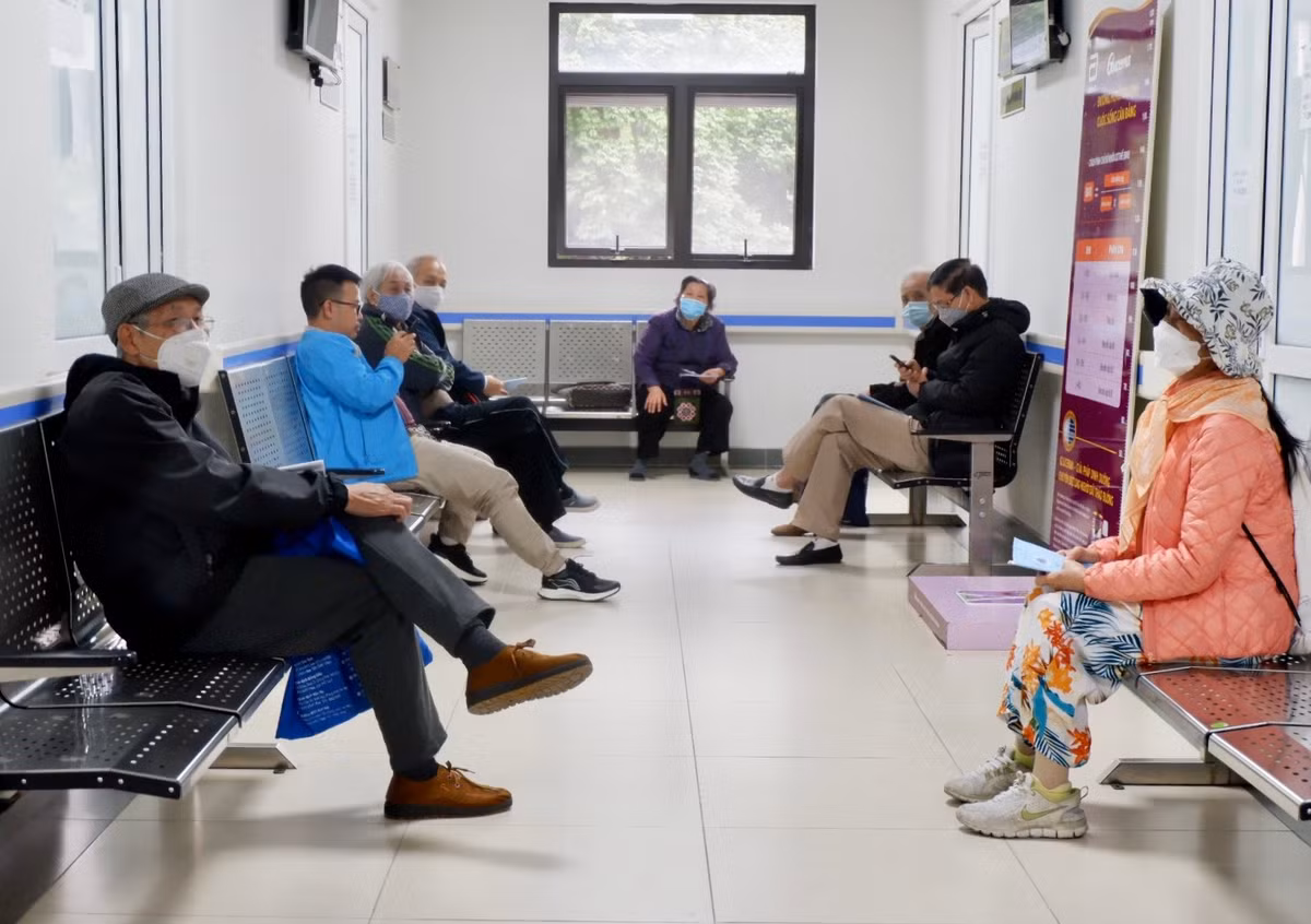 Ha Noi ret dam dot ngot, du bao so nguoi kham benh gia tang-Hinh-2