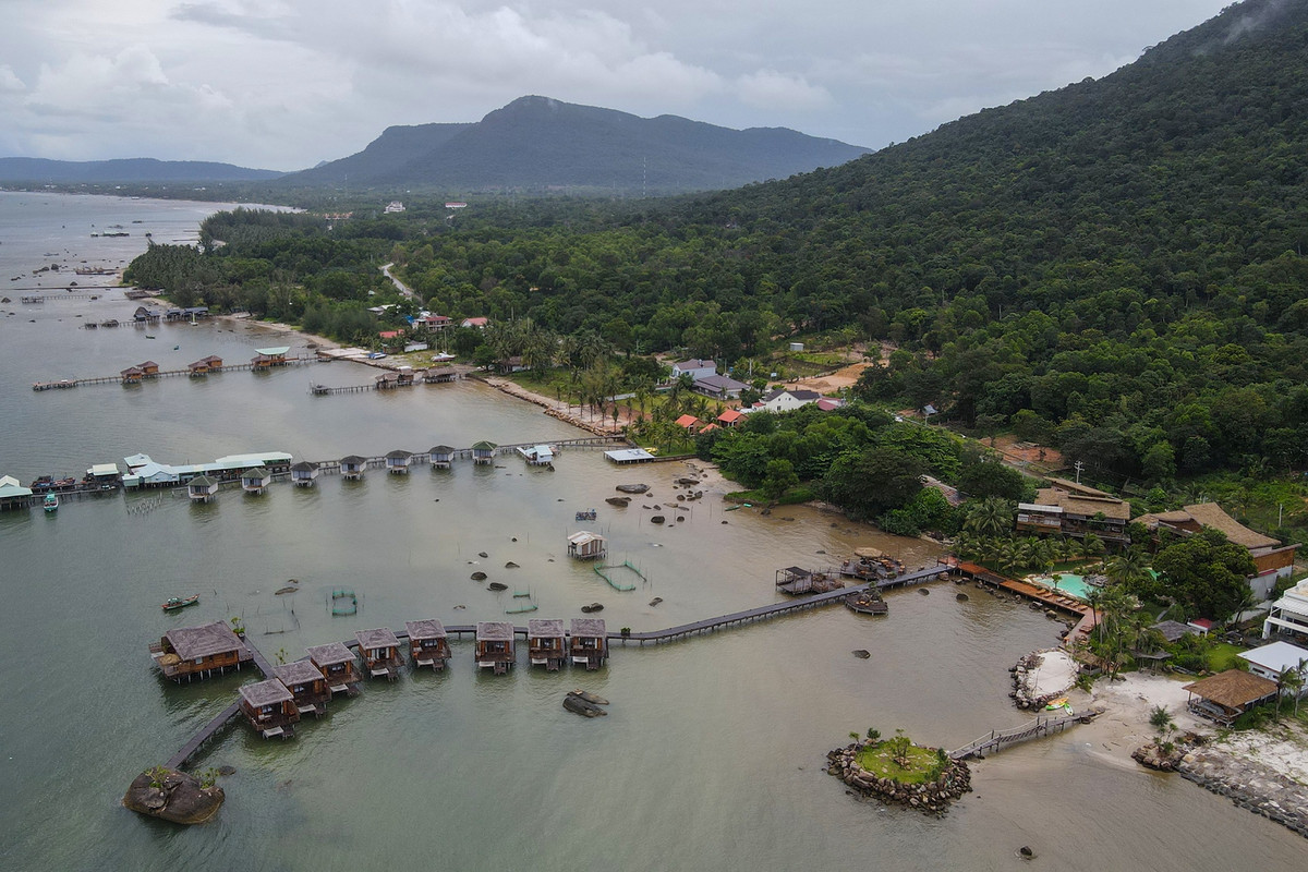 Khu bảo tồn biển Phú Quốc rộng hơn 40.000 ha. Ngoài loạt công trình xây dựng trái phép trên biển thuộc ấp Cây Sao, toàn khu bảo tồn biển này từng ghi nhận nhiều vụ xây dựng công trình du lịch, dân sinh trái phép. Theo UBND TP Phú Quốc, trong thời gian tới chính quyền địa phương tiếp tục phối hợp ngành chức năng thường xuyên kiểm tra, xử lý nghiêm các trường hợp vi phạm.