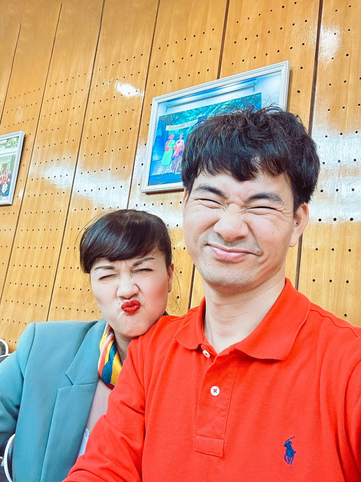 Táo Quân 2023 quy tụ dàn diễn viên quen thuộc như Nghệ sĩ Quốc Khánh, Chí Trung, Xuân Bắc, Công Lý, Tự Long, Vân Dung, Quang Thắng. Bên cạnh đó, những diễn viên trẻ tiếp tục được triệu tập gồm Đỗ Duy Nam, Trung Ruồi, Mạnh Dũng…