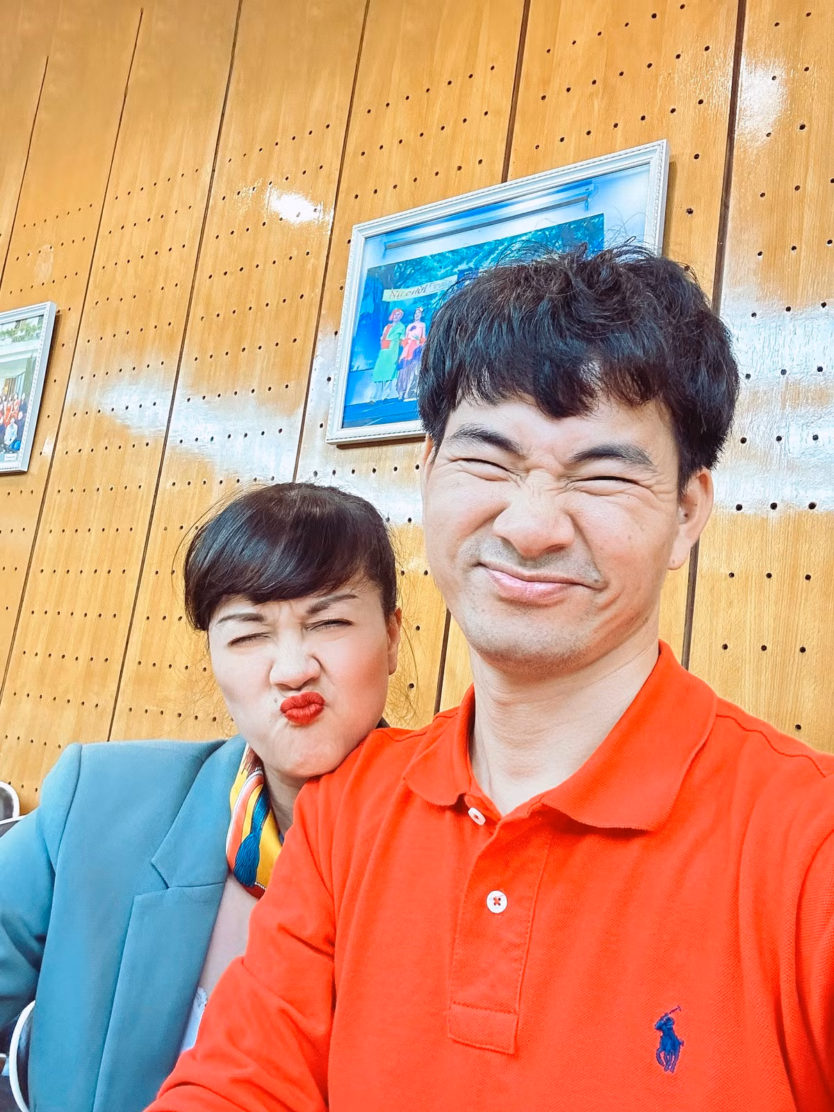 Táo Quân 2023 quy tụ dàn diễn viên quen thuộc như Nghệ sĩ Quốc Khánh, Chí Trung, Xuân Bắc, Công Lý, Tự Long, Vân Dung, Quang Thắng. Bên cạnh đó, những diễn viên trẻ tiếp tục được triệu tập gồm Đỗ Duy Nam, Trung Ruồi, Mạnh Dũng…