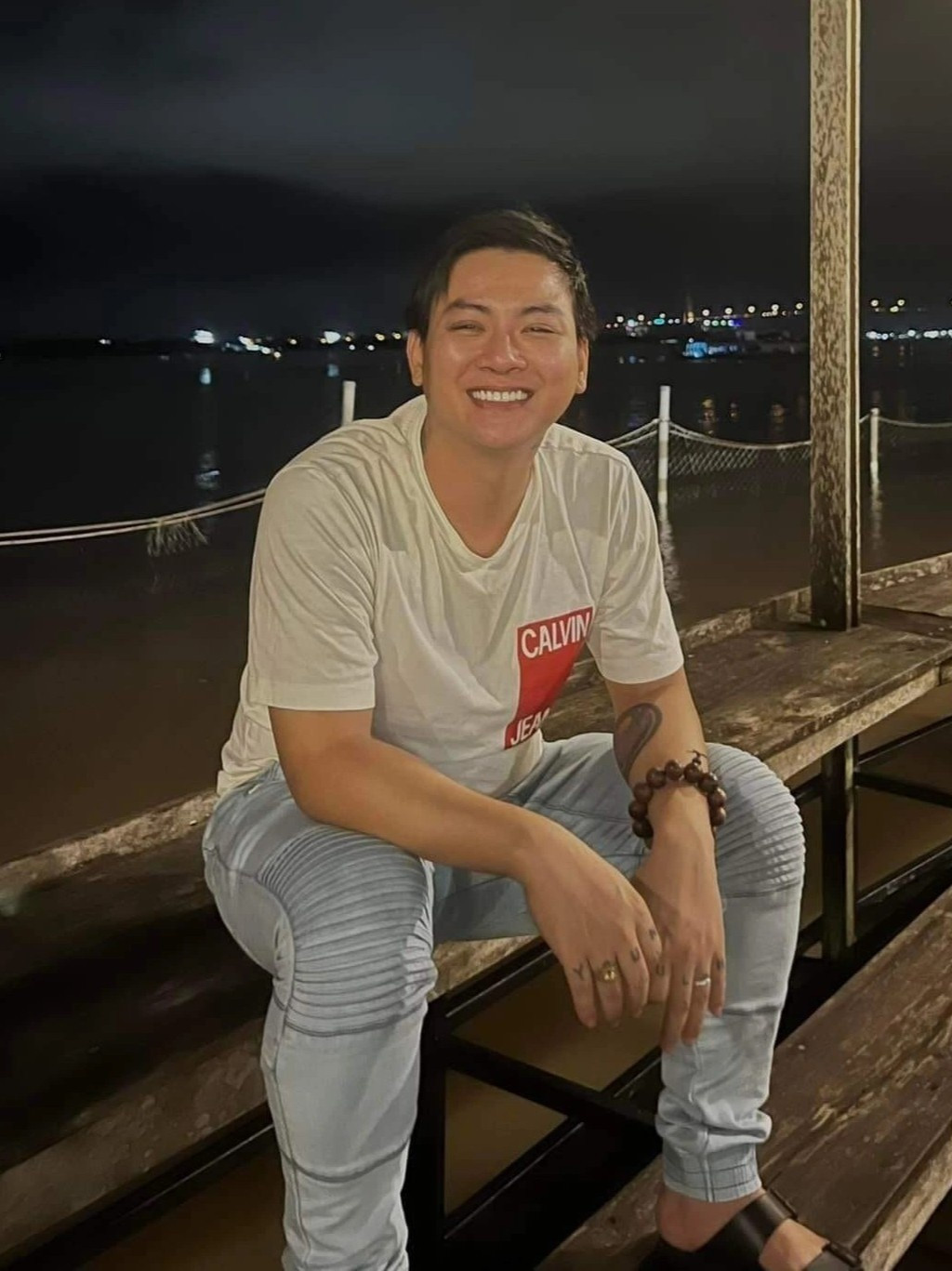 Hoai Lam noi gi khi bi che giong hat xuong cap?