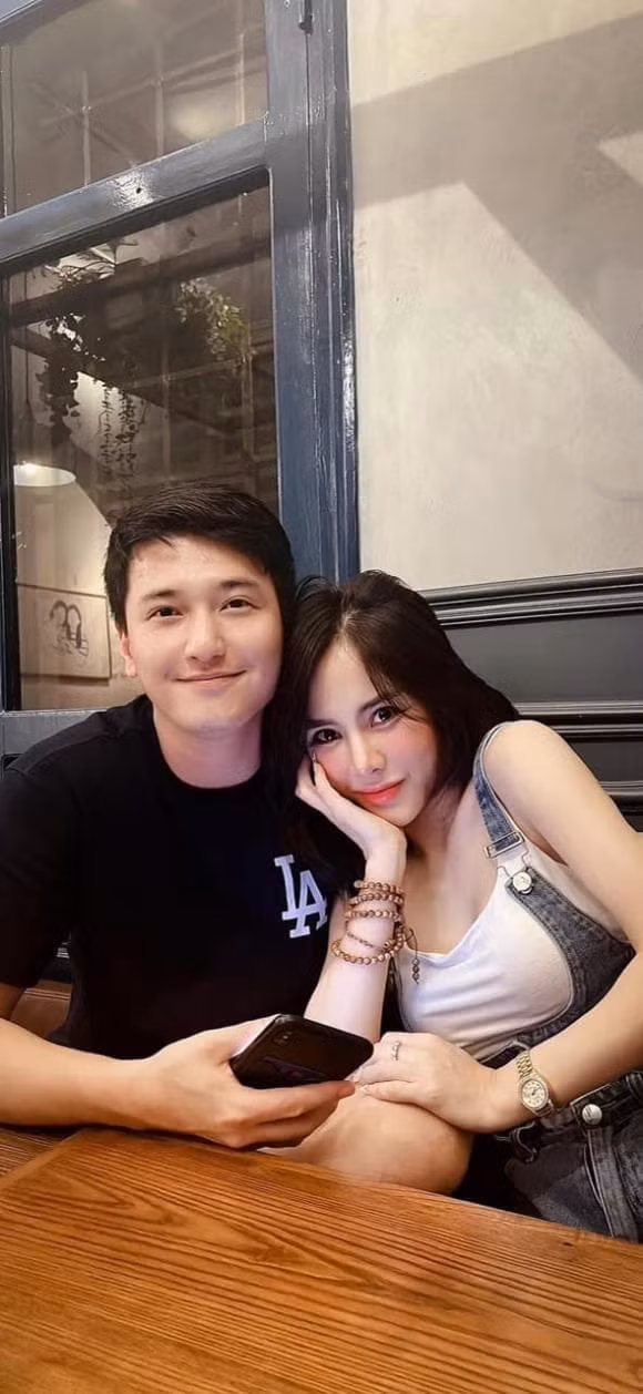 Phan ung cua Bach Lan Phuong khi xem anh Huynh Anh voi Hoang Oanh