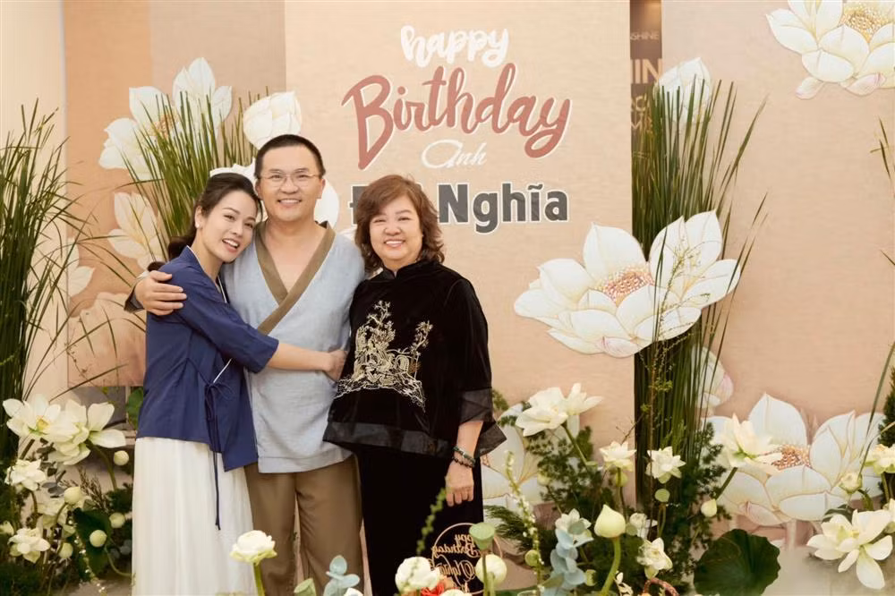 "Cảm ơn em và tất cả các anh em khác nữa đã mang đến cho anh bữa tiệc thân tình và ấm cúng này. Cảm ơn em đã thay anh nói với mẹ anh những điều mà anh ấp ủ", Đại Nghĩa nhắn nhủ tới Nhật Kim Anh.