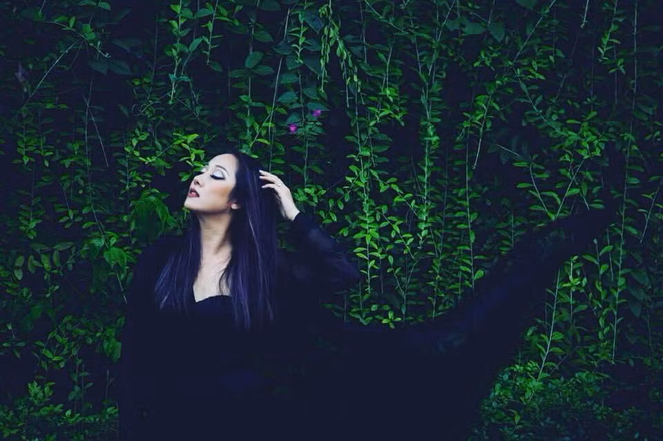 Hoa hậu Ngô Phương Lan nhắn nhủ: "Hãy theo đuổi hạnh phúc của bạn".