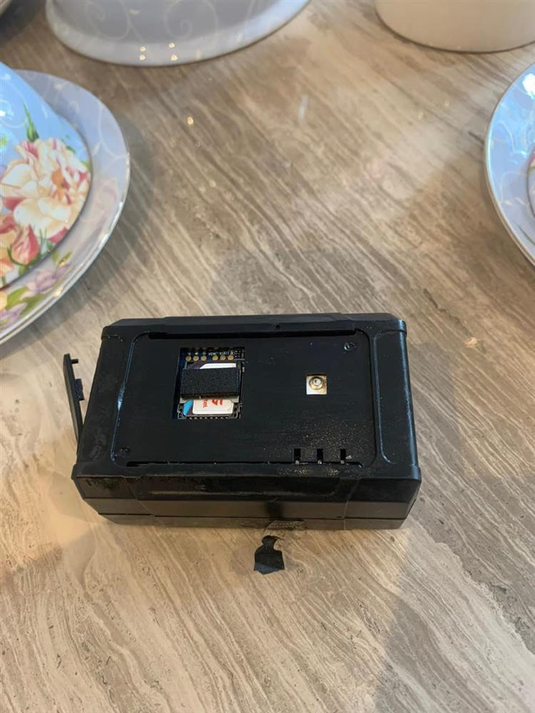 Tra Ngoc Hang bi gan thiet bi theo doi tren xe-Hinh-2