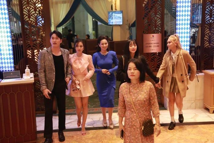 ần nhất, Đình Tú - Huyền Lizzie xuất hiện cùng nhau tại đám cưới Bình An.