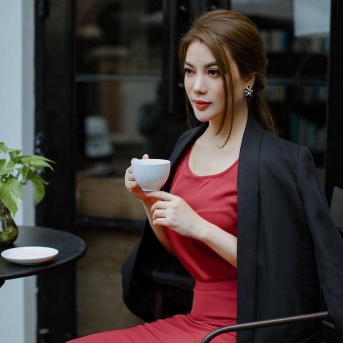 Truong Ngoc Anh dung chuc Tong giam doc, noi ve on ao 