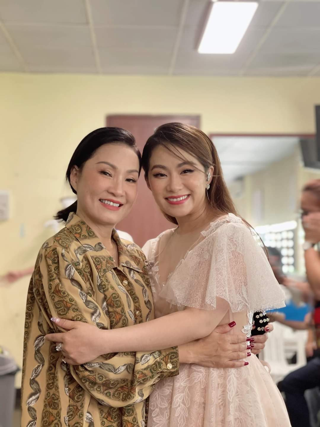 Hồng Đào, Lương Bích Hữu hội ngộ.