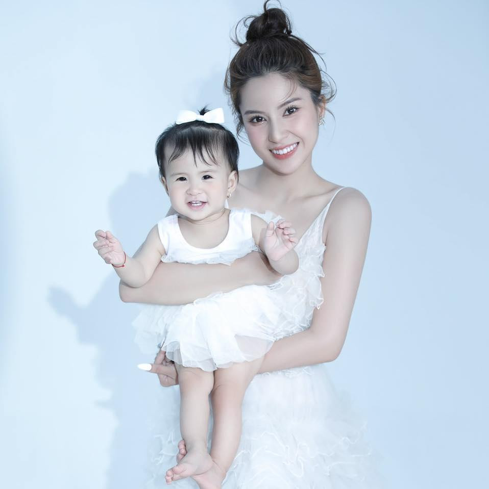 Bé Sol là con chung của Jack và Thiên An, chào đời vào đầu tháng 4/2021, trong hoàn cảnh ngang trái. Sau những khúc mắc với cha đứa trẻ, Thiên An hiện có cuộc sống bình yên, tích cực làm việc để chăm lo con nhỏ, thi thoảng chia sẻ những khoảnh khắc dễ thương của bé Sol lên mạng xã hội.